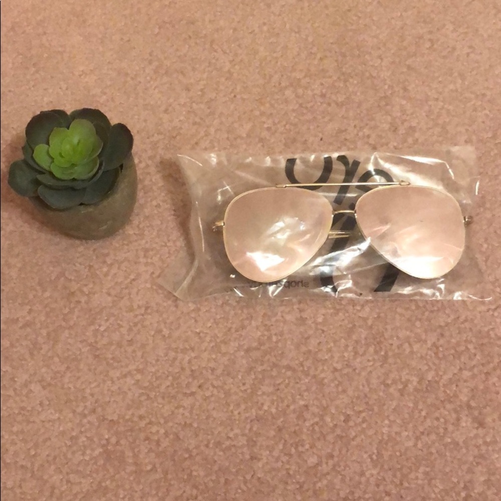 Sunglasses - Picture 2 of 8